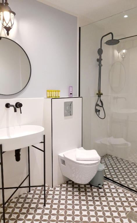 Kúpeľňa v ubytovaní Edward Art Boutique Hotel