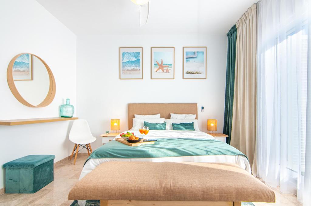 Postel nebo postele na pokoji v ubytování Luxury Townhouse with panoramic sea view