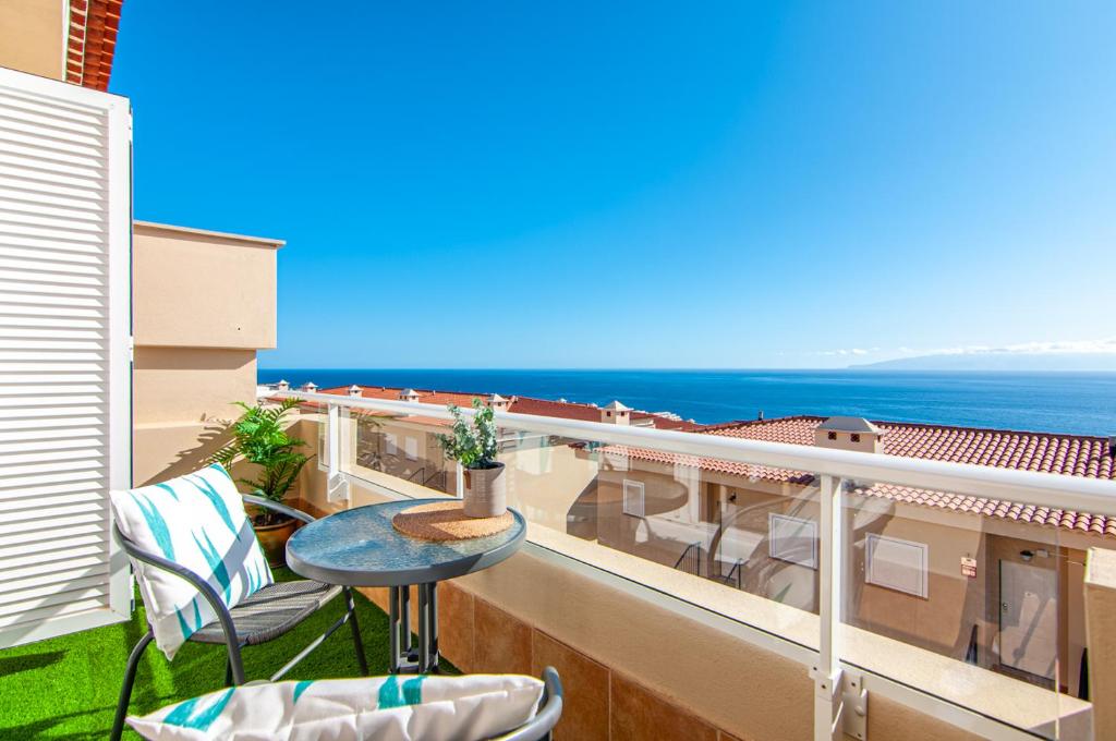 Balkón nebo terasa v ubytování Luxury Townhouse with panoramic sea view