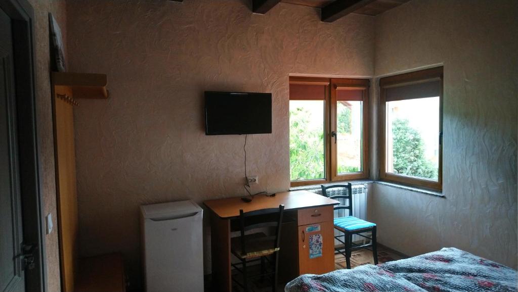 Kuchyň nebo kuchyňský kout v ubytování Casa Irimescu