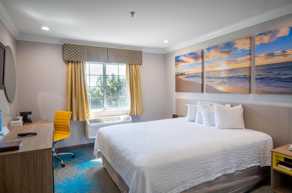 Days Inn by Wyndham Santa Monica - King Room - Mobility Access/Non-Smoking
