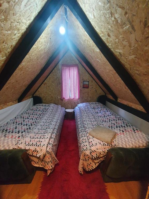 Postel nebo postele na pokoji v ubytování Sastanci-Grahovaca