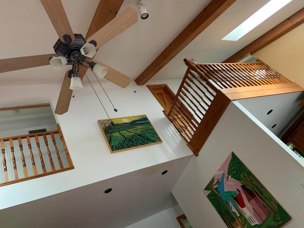 Imagem da galeria de WeatherPine Inn em Niagara on the Lake