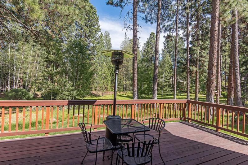 Κήπος έξω από το Widgi Elk Wonder - Meredith Lodging