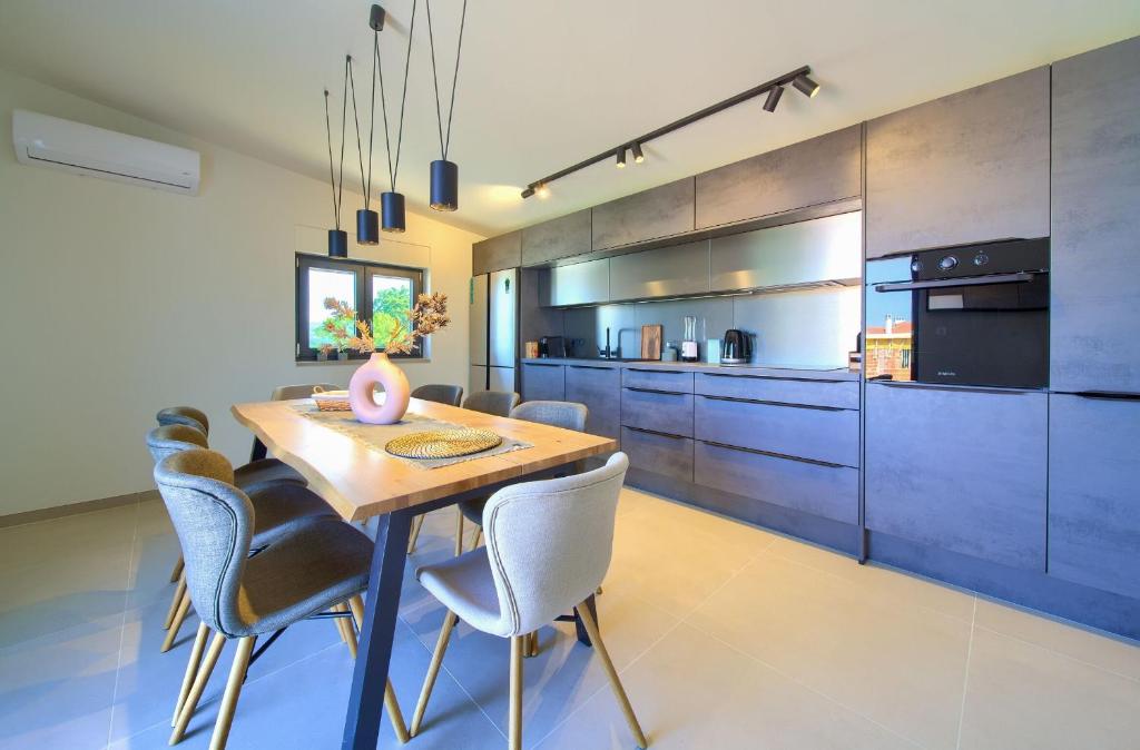 Dapur atau dapur kecil di Apartments Sol