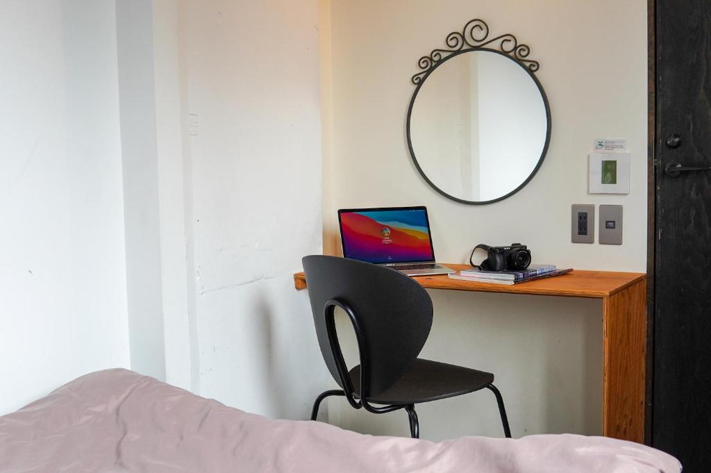 TV a/nebo společenská místnost v ubytování Hostel Niniroom