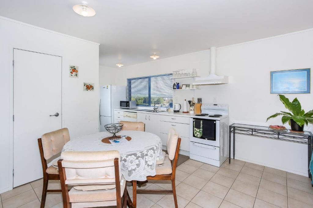 Self Contained Cottage Pukekohe - Resim 14