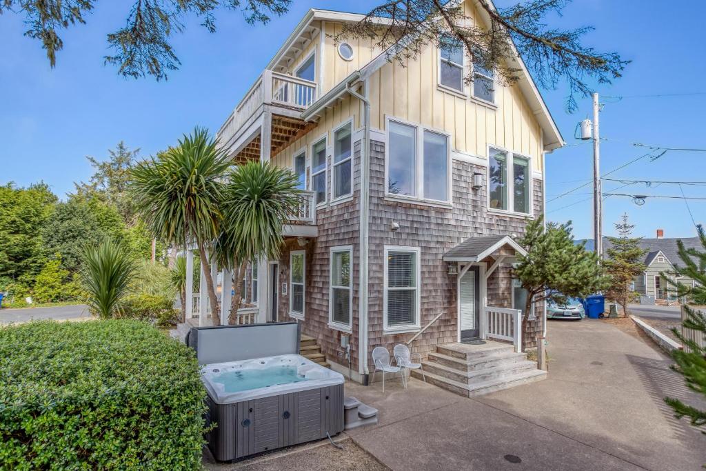 Ebb Tide, Lincoln City (updated prices 2024)