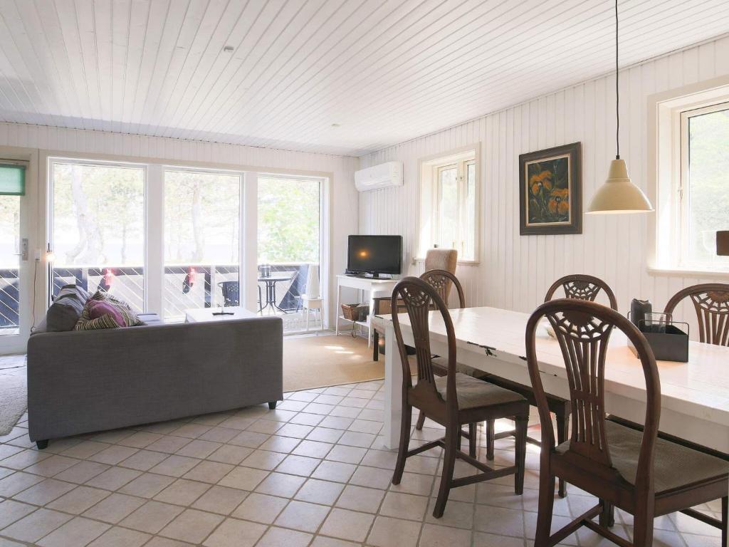 TV a/nebo společenská místnost v ubytování Holiday home Sjællands Odde XVIII