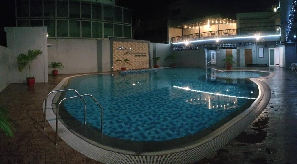 Bazén v ubytování Malabon Grand Hotel and Events Place nebo v jeho okolí