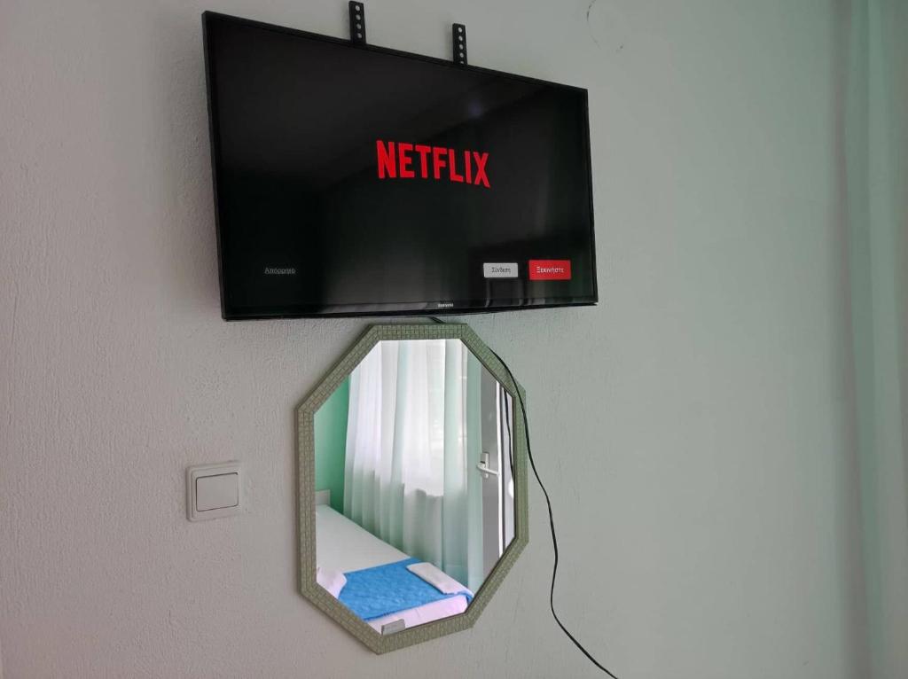 A television and/or entertainment centre at Maries Seaside Home