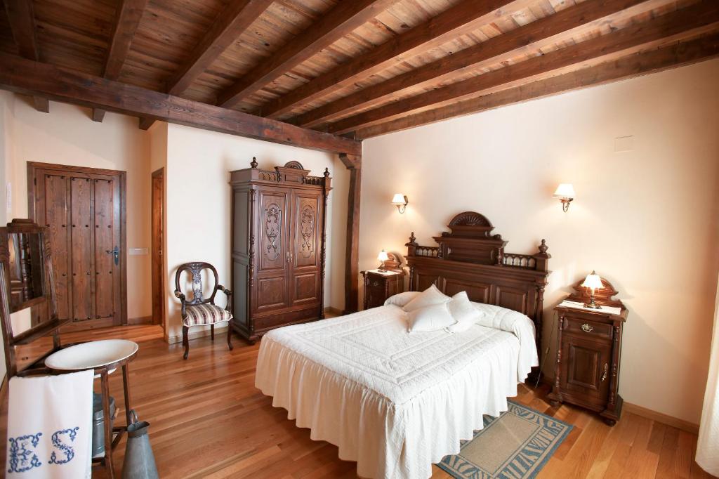 Posteľ alebo postele v izbe v ubytovaní Casa Rural El Regajo Valle del Jerte