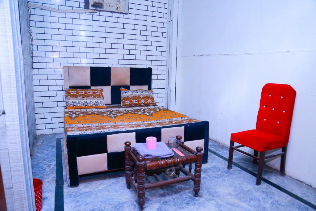 New Taj Hotel - Budget Double Or Twin Room