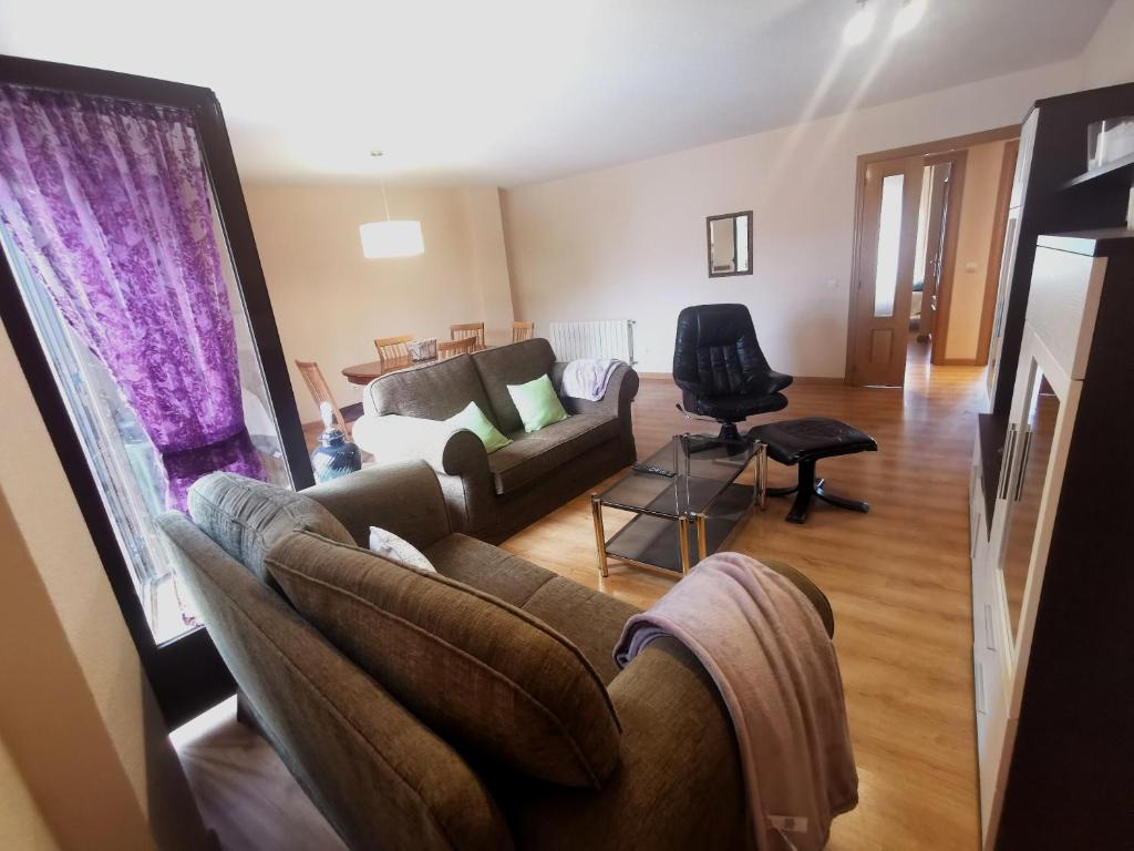 Posezení v ubytování Riaza Vacacional - Apartamento en el centro
