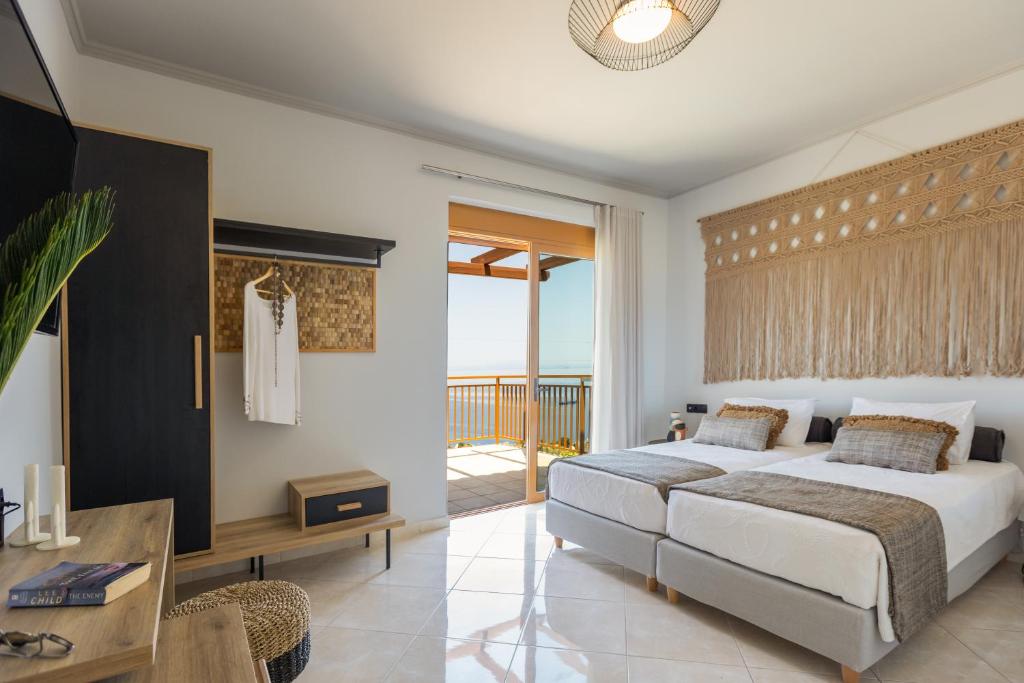 A bed or beds in a room at Villa Di Capri