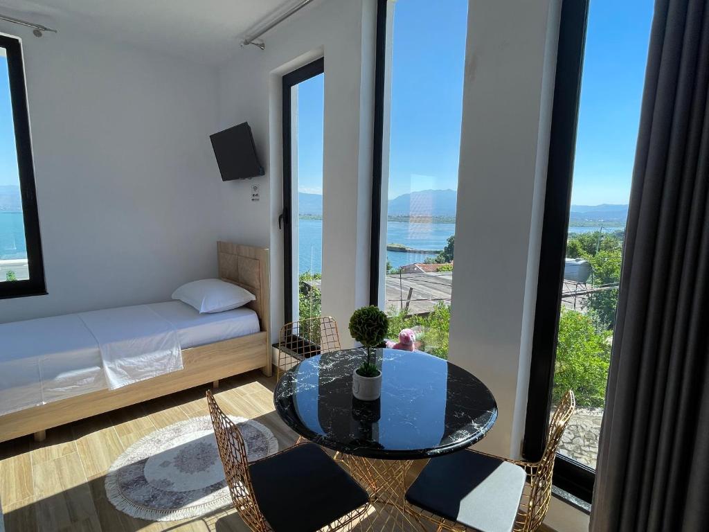 four generation hotel - Image 2