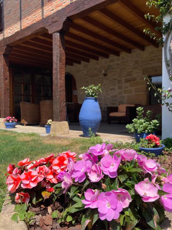 Jardín al aire libre en Posada La Casona de Los Güelitos