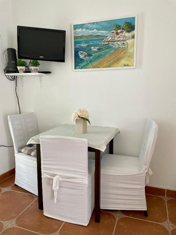 TV a/nebo společenská místnost v ubytování Studio Apartmani Kremić