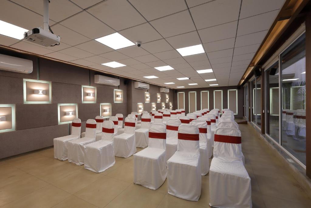 Fotografie z fotogalerie ubytování HOTEL THE LOTUS PARK v destinaci Ahmadábád