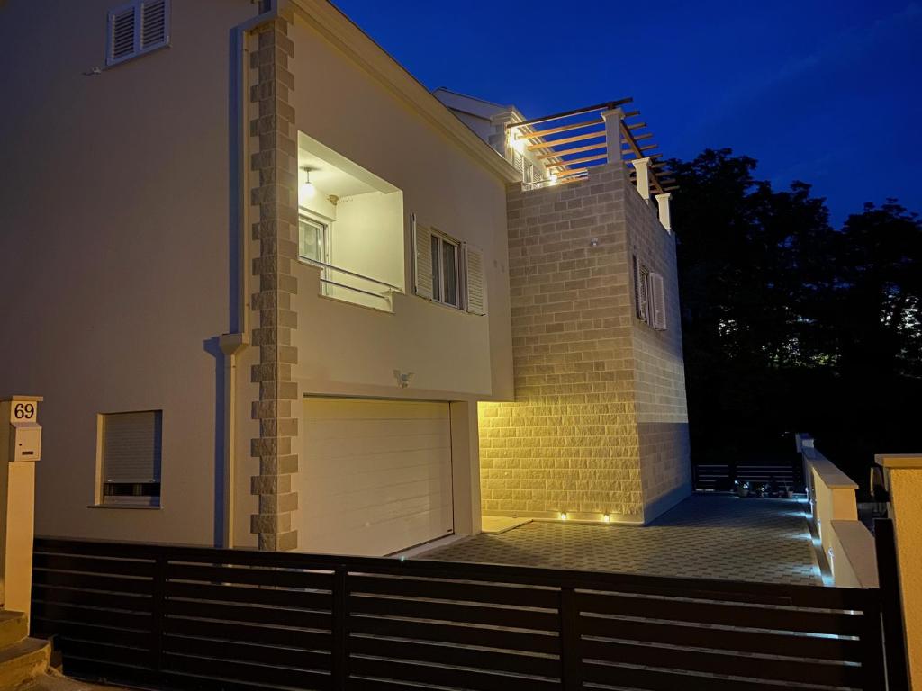 Budova, kde se apartmán nachází