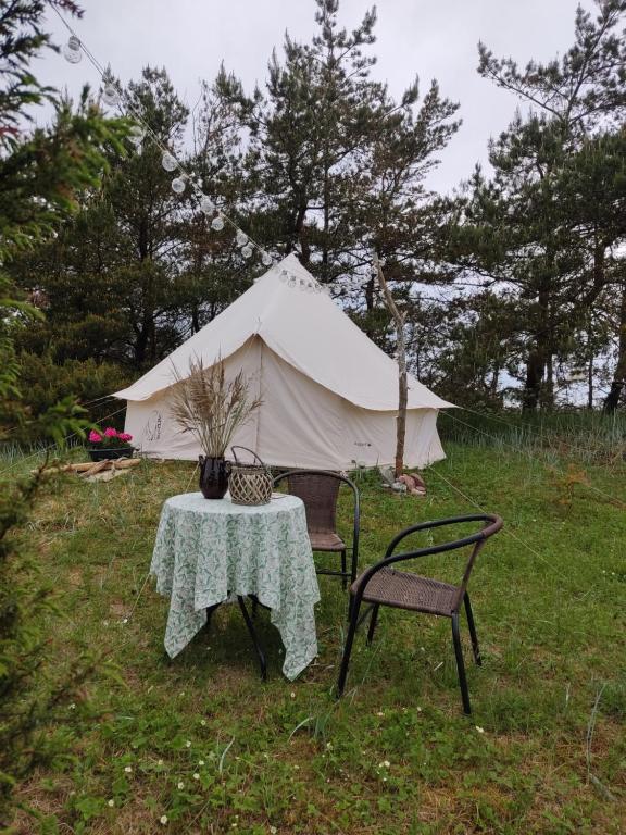 Příroda nedaleko luxury tent