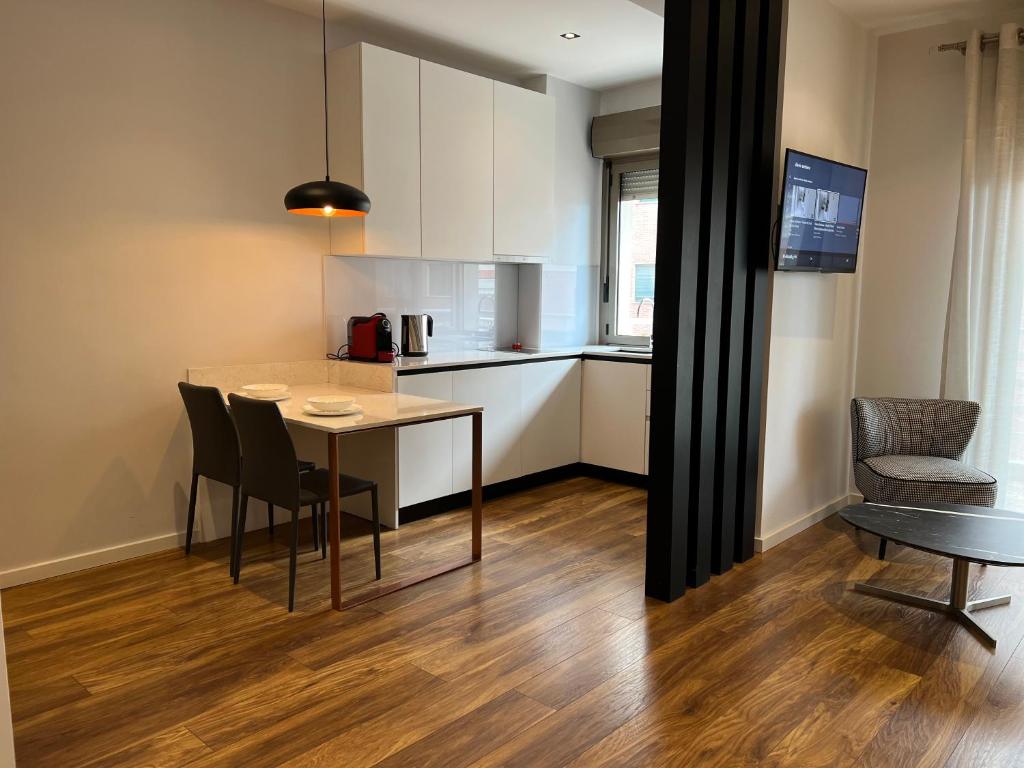 Skanderbeg Square Center Apartments 1 - Imazhi 3