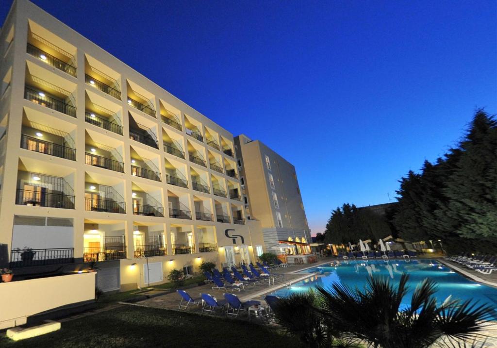 Swimmingpoolen hos eller tæt på Corfu Hellinis Hotel