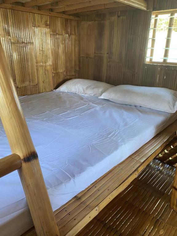 Postel nebo postele na pokoji v ubytování Golden Kirins Beach Resort
