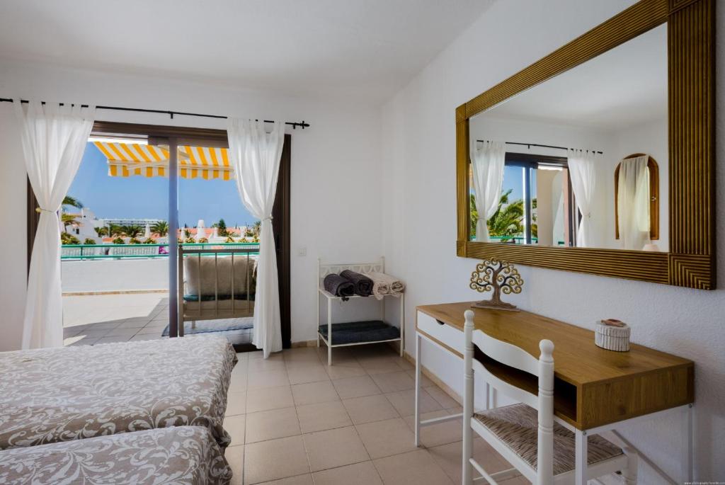 Las Carabelas 8, next to the Sea and all Amenities, Adeje ...