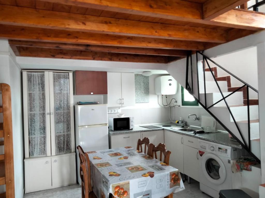 Kuchyňa alebo kuchynka v ubytovaní Casa Antonia Reyes, a la sombra de Famara