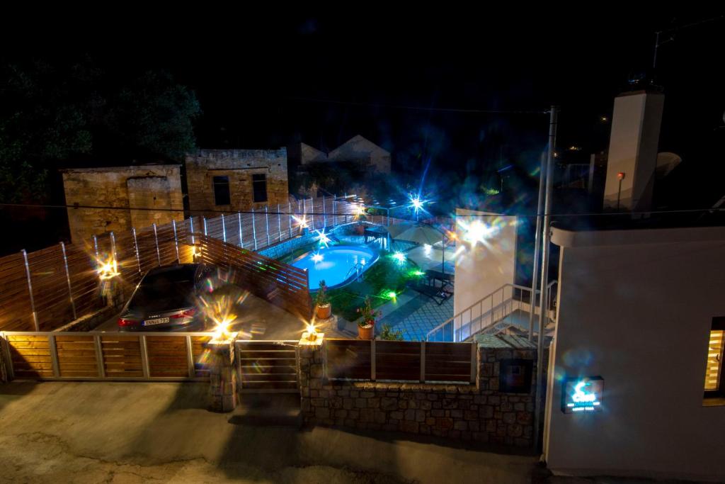 Basen w obiekcie Casa Christina-Luxury Villa lub w pobliżu