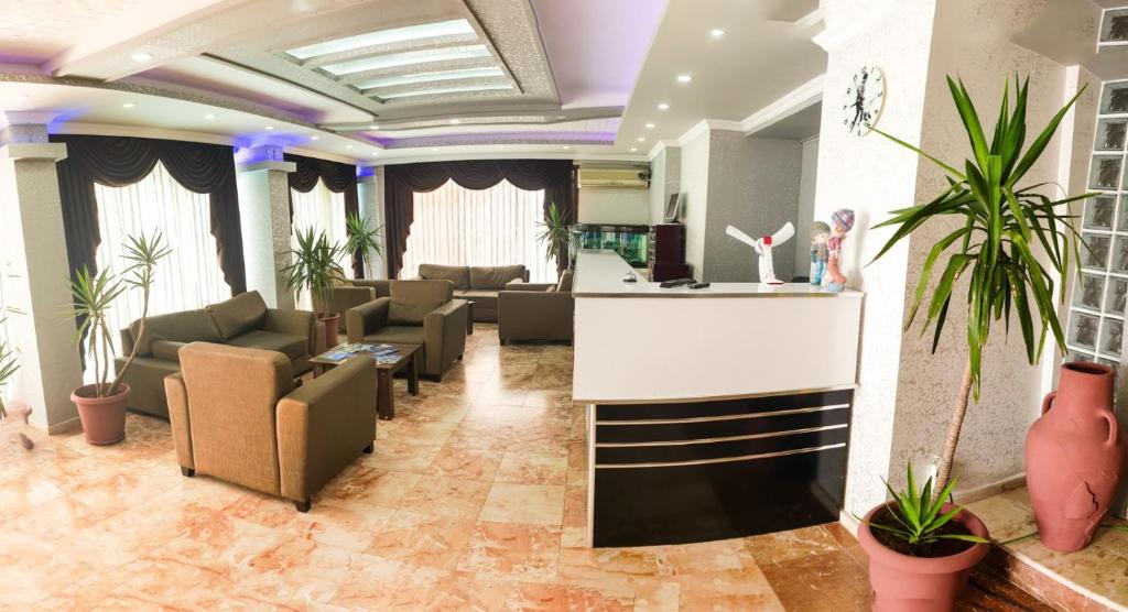 Posezení v ubytování Kartel Hotel