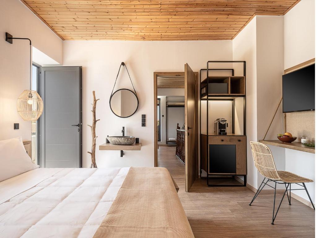 Posteľ alebo postele v izbe v ubytovaní SivasZen Luxury Villa, with Heated Pool & Spa Whirlpool, By ThinkVilla