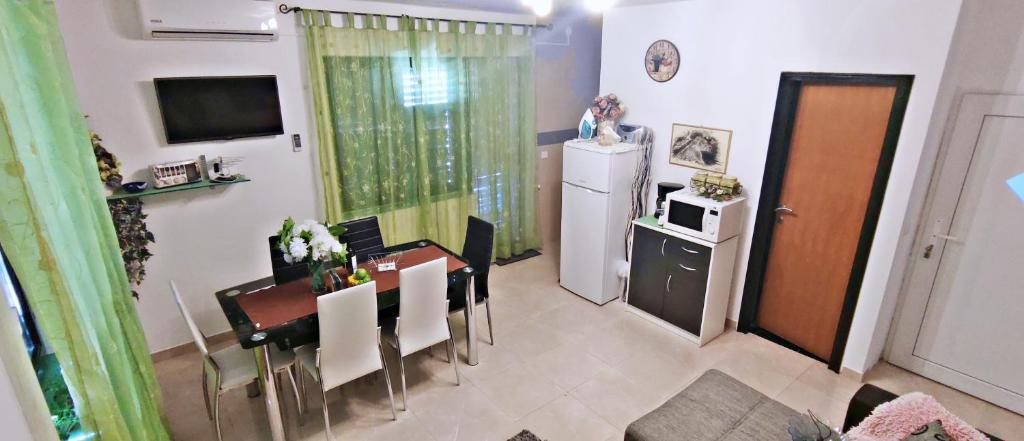 Kuchyň nebo kuchyňský kout v ubytování Apartmani Anastazija