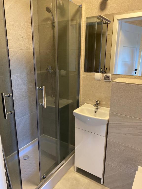 Kúpeľňa v ubytovaní OSADA JANTAr 3 DOM 70m2
