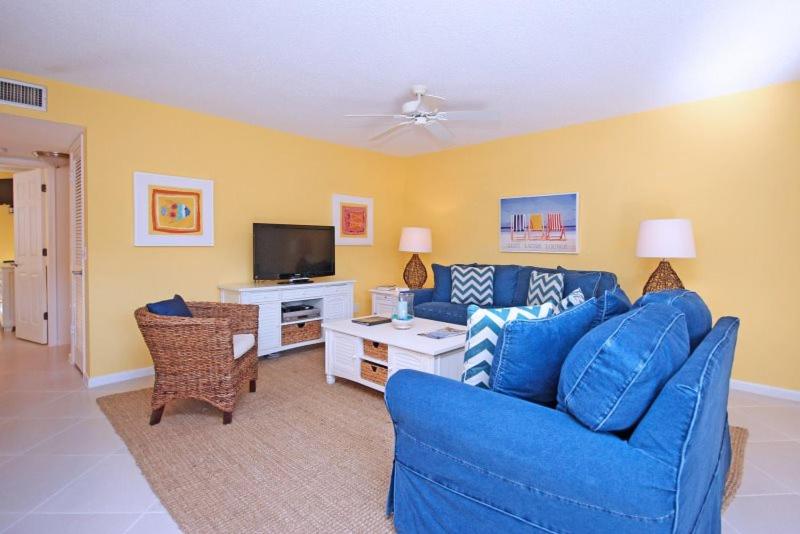 Sanibel Arms D1 - Housity