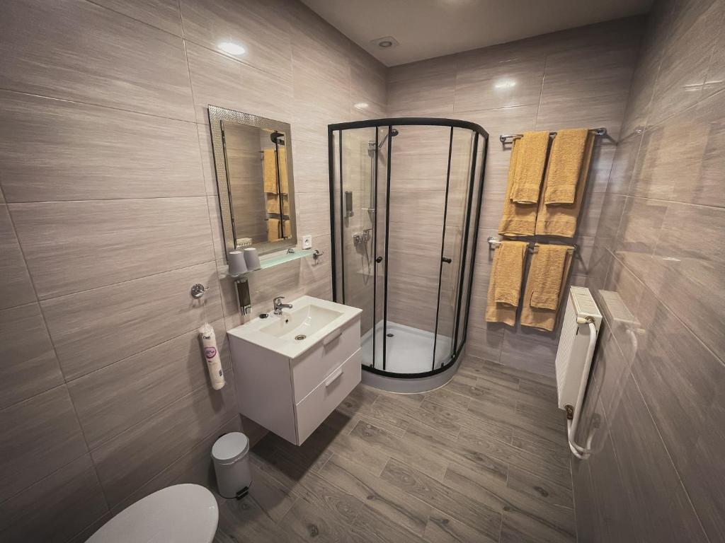 Bagno di Hotel Apartment Faraon