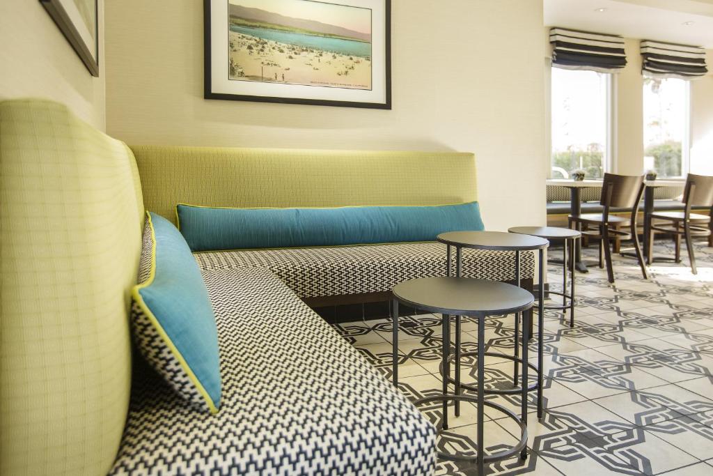 West Beach Inn, a Coast Hotel photo