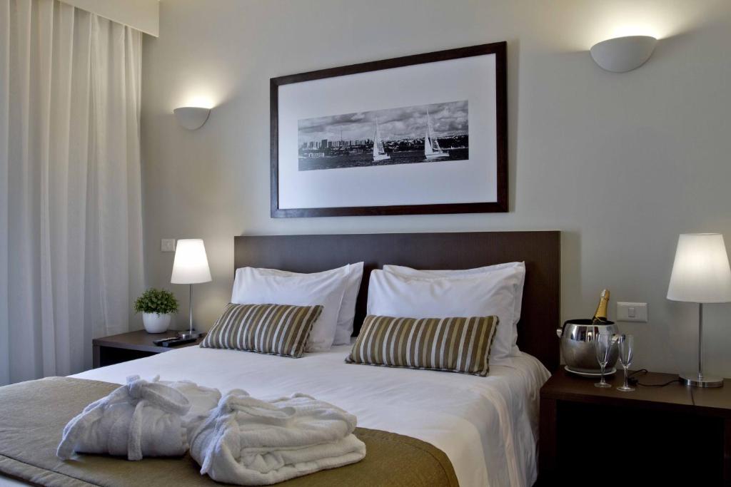 Bonaparte Hotel