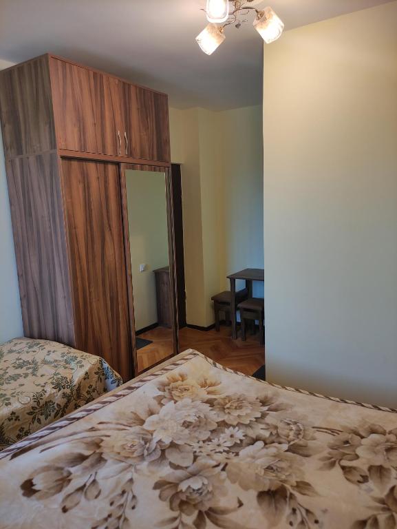 MITANE - Triple Room With Private Bathroom