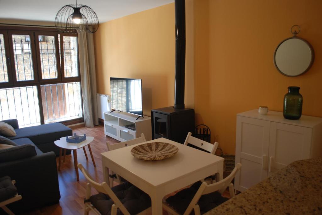 A television and/or entertainment centre at El Rinconcico