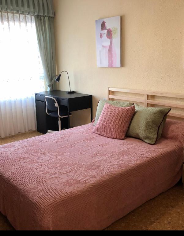 Rooms near the Beach Cabanyal and Universities