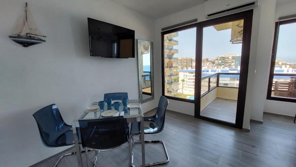 Telewizja i/lub zestaw kina domowego w obiekcie Aloha Beach Vibe