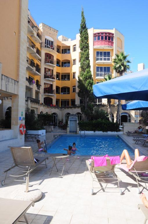 Bazén v ubytování Il Palazzin Hotel nebo v jeho okolí