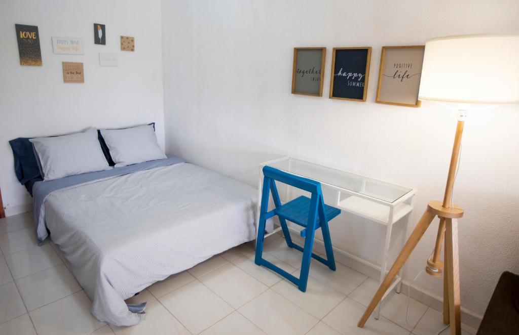 Posteľ alebo postele v izbe v ubytovaní Doñana Apartamento Sunset first line to the beach