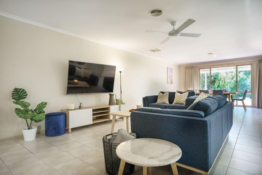 Μια τηλεόραση ή/και κέντρο ψυχαγωγίας στο Beach Pad