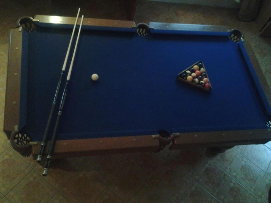Biliardový stôl v ubytovaní Apartamenty Holiday Slaw jacuzzi bilard