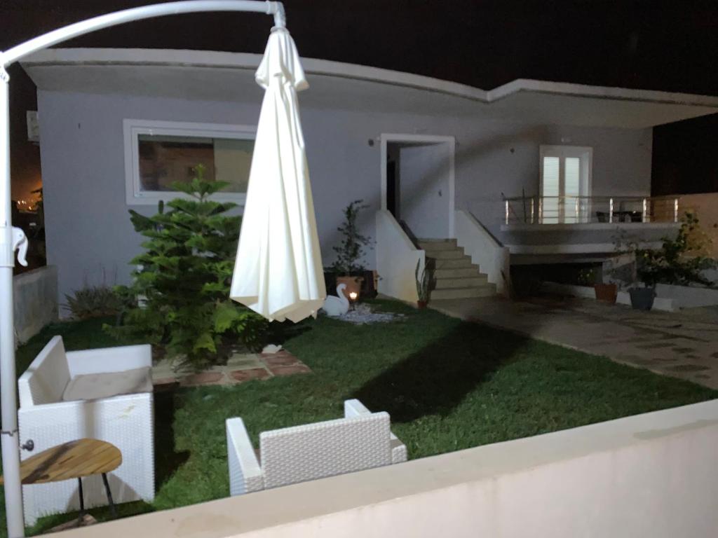 A garden outside Stellina's new studio 5min from beach