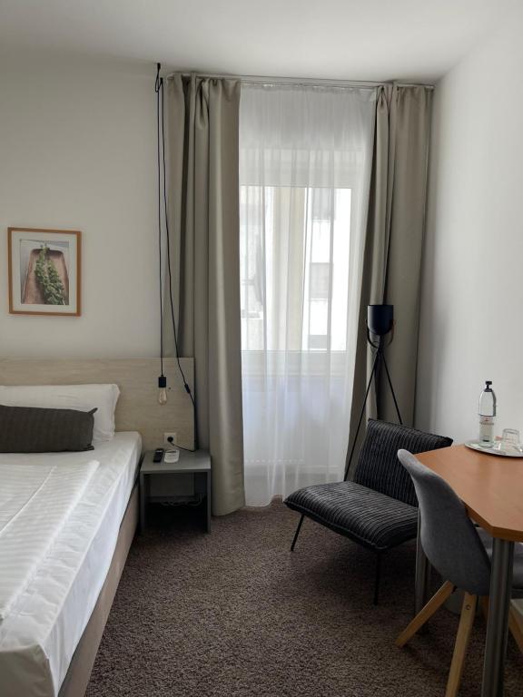 MAX Hotel Düsseldorf Self-Check-in - Resim 38