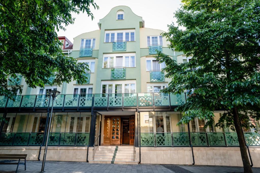 Hotel Erzsébet 8380 Hévíz, Erzsébet királyné utca 13-15 kép - 1